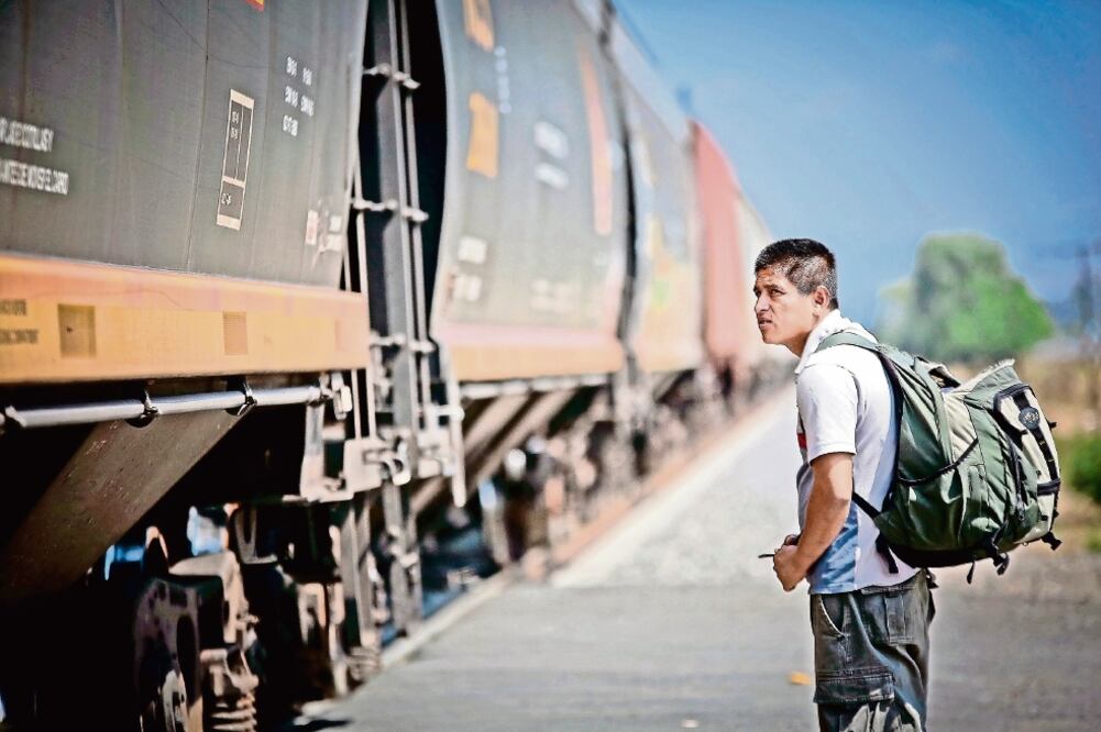 Impulso demográfico. Los migrantes son un apoyo para los países con altas tasas de envejecimiento y bajas de natalidad, aseguró la Segob. (ARCHIVO. EL UNIVERSAL)