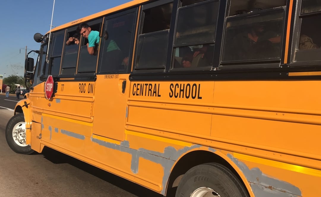 Luego de que el arribo de miles de migrantes colapsó la frontera de Baja California, decenas de centroamericanos empezaron a llegar a Nogales (Foto: Amalia Escobar / EL UNIVERSAL)