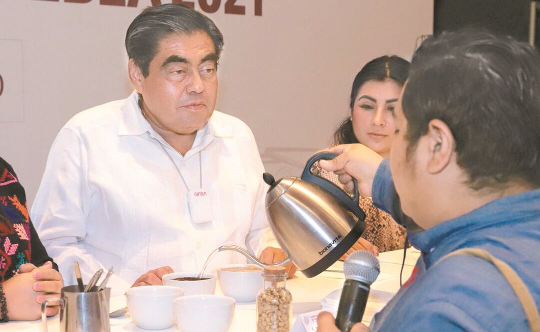 El gobernador Miguel Barbosa Huerta en la inauguración de la Segunda Edición Expo Café Orgullo Puebla 2021. Foto: ESPECIAL