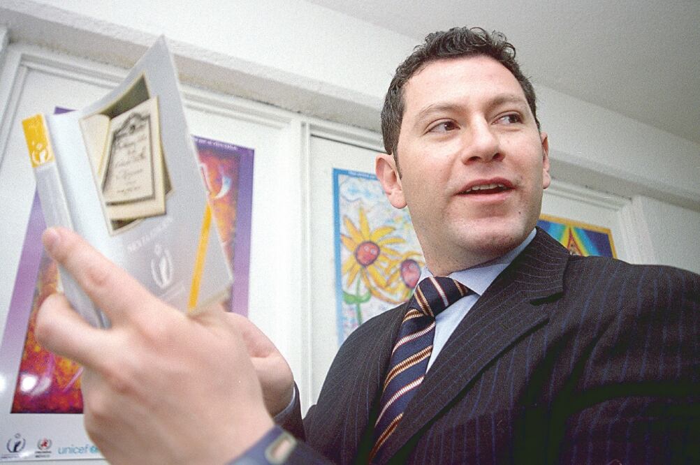 Mano negra en proceso para elegir a ómbudsman