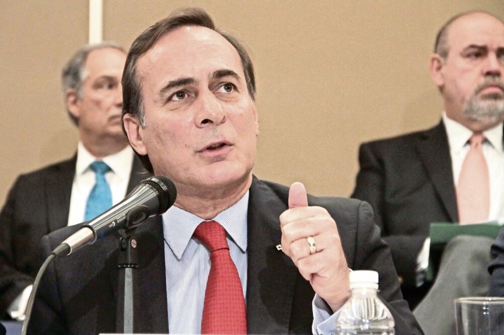 El presidente del CCE, Juan Pablo Castañón, prevé que el gasto debiera bajarse en niveles de hasta 300 mil millones de pesos para 2017 (ARCHIVO EL UNIVERSAL)