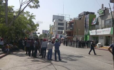 Maestros protestan en radiodifusoras en Chiapas