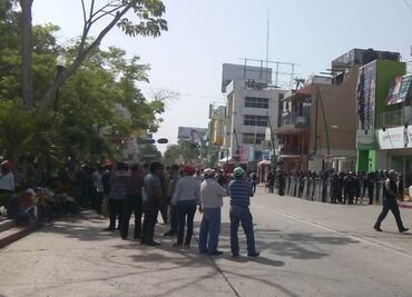 Maestros protestan en radiodifusoras en Chiapas