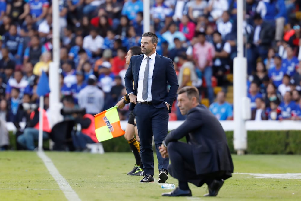El técnico de Gallos Blancos y de la Máquina. Foto: Imago 7