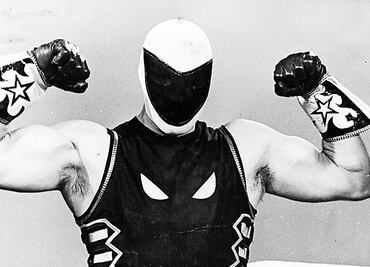 Tinieblas, del cuadrilátero al cine sin límite de tiempo