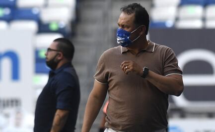 Juan Reynoso se niega a tirar la toalla en Puebla