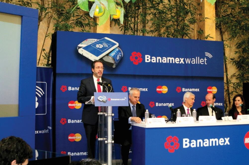 Banamex coteja datos de usuarios con el INE