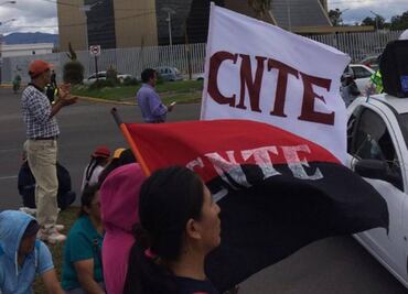 Maestros realizan marcha también en Hidalgo