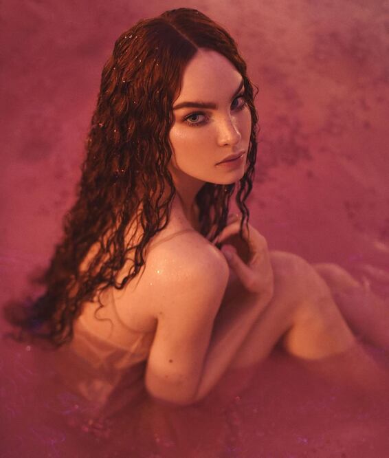 Belinda en vestido húmedo impacta a su seguidores. Foto: Instagram @BelindaPop