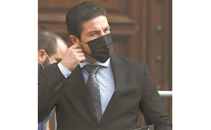 Samuel García critica multa millonaria de INE