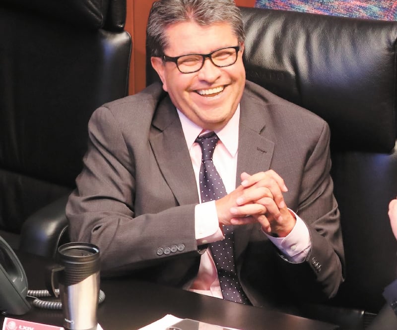 Ackerman ordena el cese de Monreal. ¿Es en serio?