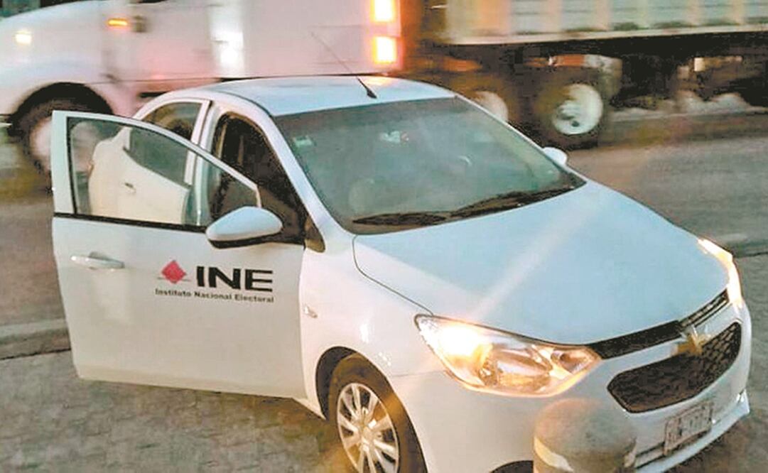 En Tlaxcala, un funcionario del INE fue asesinado con disparos, en el municipio de El Carmen Tequexquitla, cuando trasladaba, a bordo de un vehículo oficial, papelería electoral para la elección de hoy domingo. Fotos: ESPECIAL