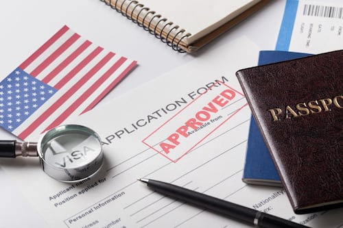 EU revocará visas de miles de solicitantes de asilo, confirma el Departamento de Estado; reportan que ya ha anulado hasta 200 mil