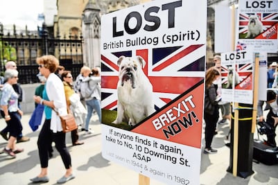 Británicos inician comicios para elegir a sus eurodiputados