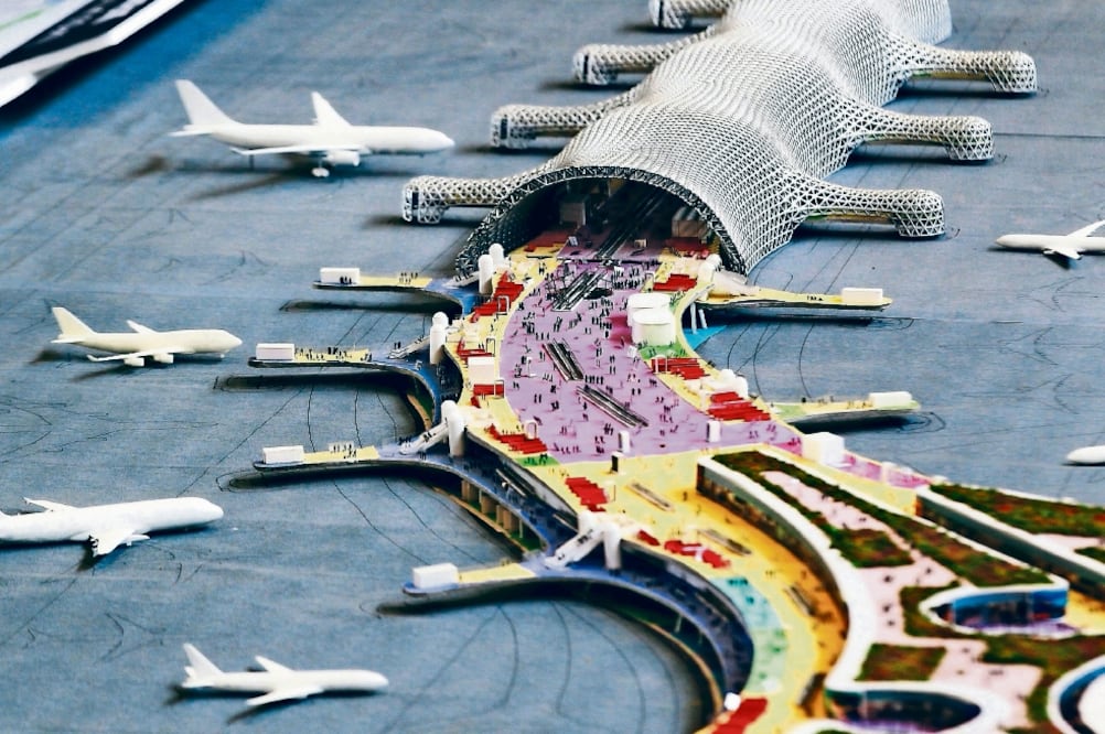 Decisión. El presidente electo, Andrés Manuel López Obrador, ha anunciado que realizará una consulta pública sobre la construcción del aeropuerto. (ARCHIVO EL UNIVERSAL)