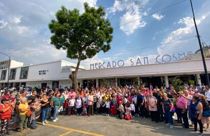 Sandra Cuevas entrega a locatarios fachada remodelada del Mercado de San Cosme