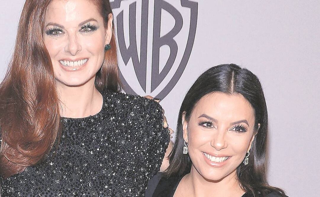 Debra Messing y Eva Longoria se expresaron en la alfombra roja (TARA ZIEMBA. AFP)