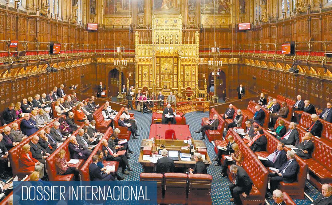 La Cámara de los Lores, en Londres, el pasado 21 de enero, mientras debatían el acuerdo de retirada de la Unión Europea; ahí fue aprobado, luego la reina Isabel II le dio su visto bueno. Foto: KIRSTY WIGGLESWORTH. AFP
