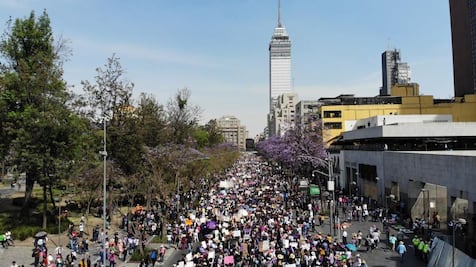 Detienen a 6 hombres por presuntas agresiones en marcha de mujeres