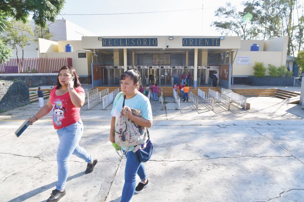 Los trabajadores del centro de reclusión afirman que al terminar sus turnos se retiran del lugar en grupos para prevenir agresiones. Foto: ARCHIVO. EL UNIVERSAL