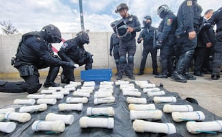 Hallan explosivos en autobús de padres