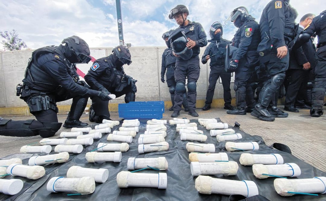 Hallan explosivos en autobús de padres. Foto: VALENTE ROSAS/EL UNIVERSAL