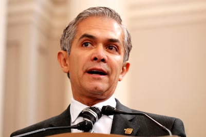 Tras caso Arne, Mancera promete regular escoltas