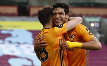 Raúl Jiménez empata a históricos mexicanos en Europa