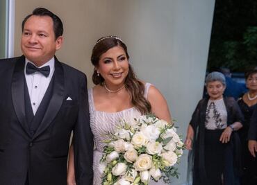 Joaquín Díaz Mena y su esposa celebran 25 años de matrimonio con una misa íntima en Yucatán