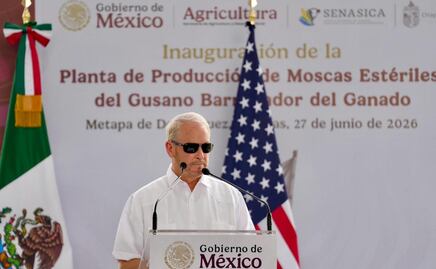 Embajador Johnson celebra planta de moscas contra gusano barrenador en Chiapas; EU busca evitar pérdidas económicas