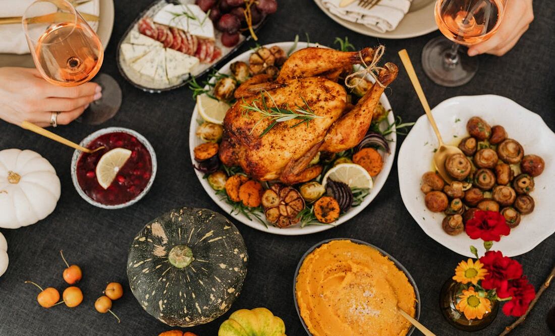 Estos son algunos alimentos que no debes consumir en exceso durante Navidad. Foto: Pexels