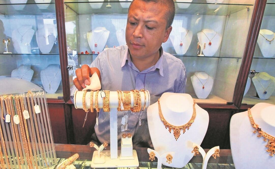 Durante 2021 las ventas de la industria fueron impulsadas por las argollas matrimoniales, pero en este año predominan otro tipo de piezas, como collares, aretes y pulseras. Foto: Archivo/EL UNIVERSAL.