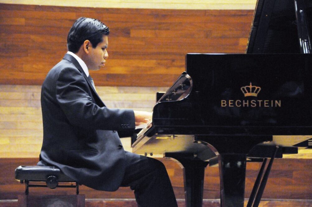 José Antonio López interpretó preludios y fugas de Johann Sebastian Bach (CORTESÍA UNAM)