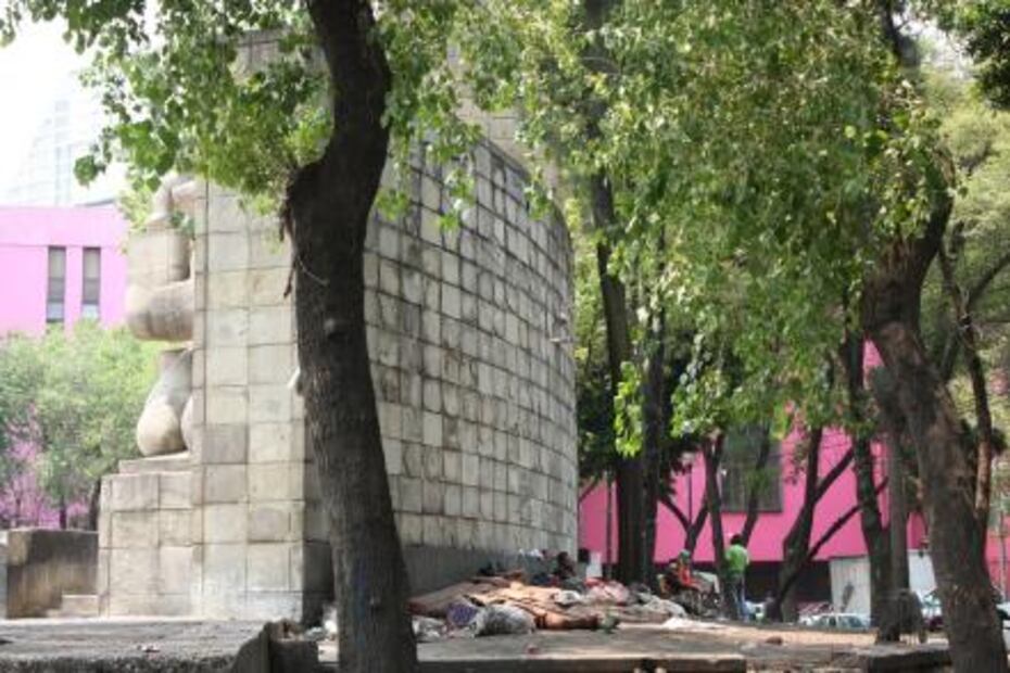 Mucho cemento, olvido… y poca madre