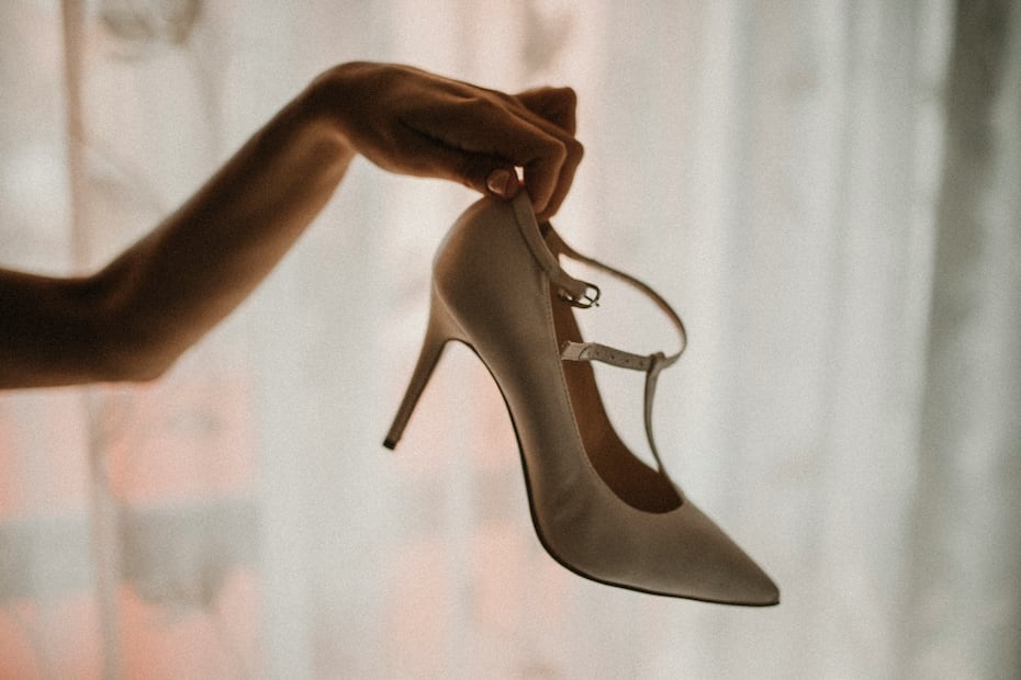 Usar tacones no tiene por qué convertirse en un dolor de pies. Foto: Unsplash