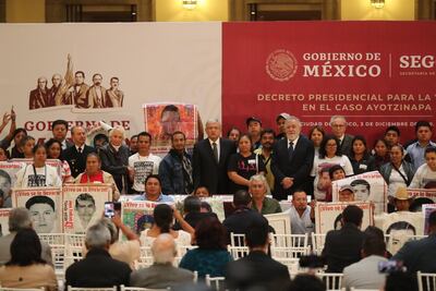 AMLO firma decreto para la verdad en el caso Ayotzinapa