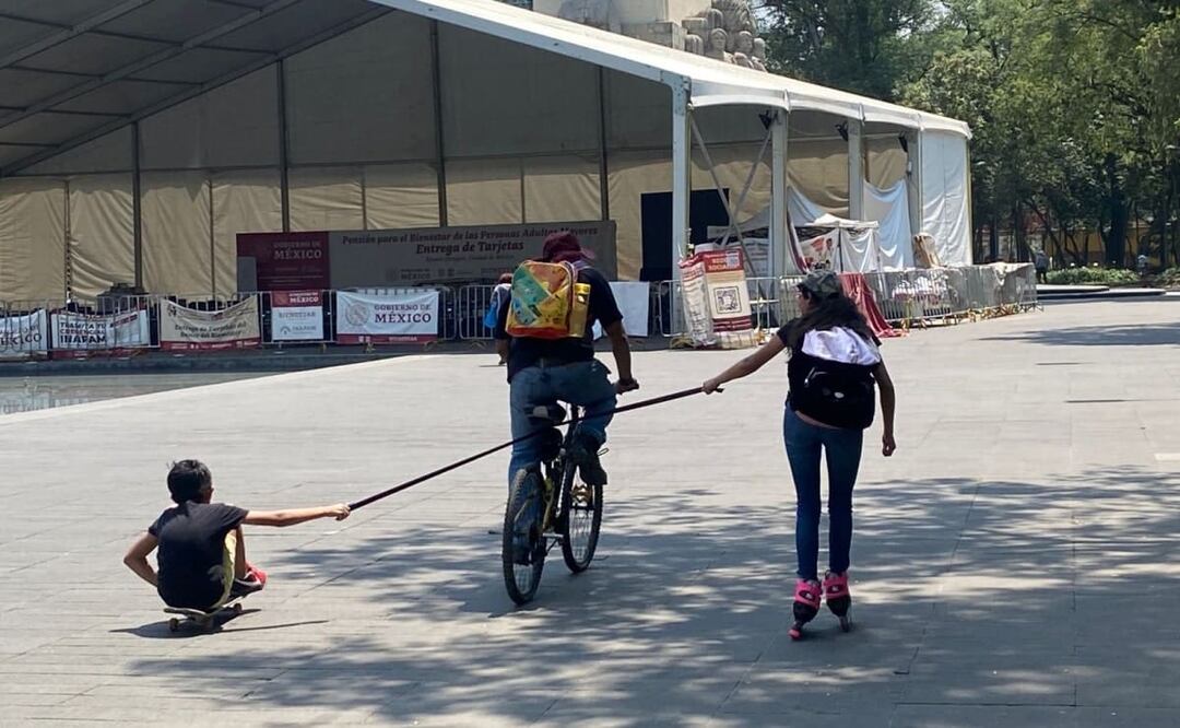 Venimos a caminar, hoy y el viernes tenemos descanso, no es un día oficial pero nos lo dan, comentó María, en compañía de su hija. Foto: Especial