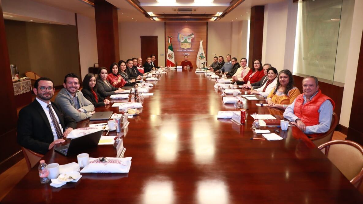 Julio Menchaca desea suerte a colaboradores que van por cargo público en 2024