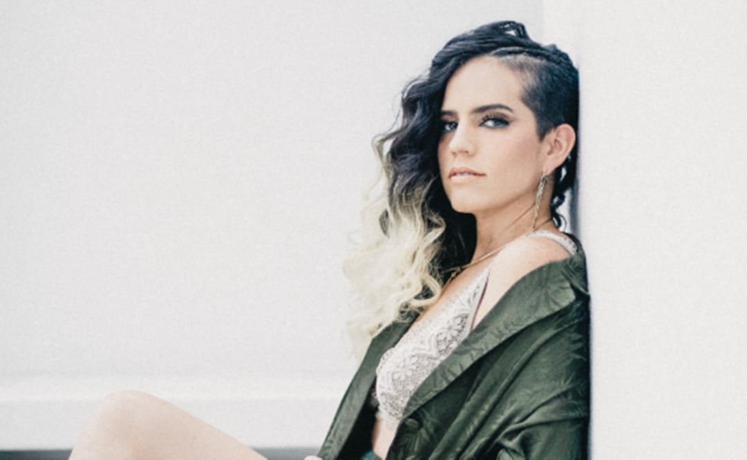 Bernal fue integrante del grupo Kaay, que en 2015 recibió nominación al Latin Grammy como Mejor Artista Nuevo, pero poco después se lanzó de solista.