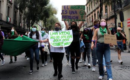 Aborto legal y seguro, la consigna de voces feministas que se hicieron escuchar en la CDMX 