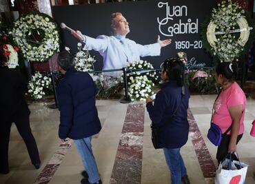Analizan ampliar horario para despedir a Juan Gabriel en Bellas Artes