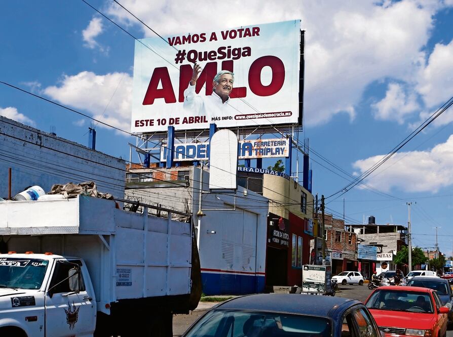 La organización Que Siga la Democracia, encabezada por la morenista Gabriela Jiménez, pagó espectaculares para el ejercicio. Foto: Archivo/ EL UNIVERSAL