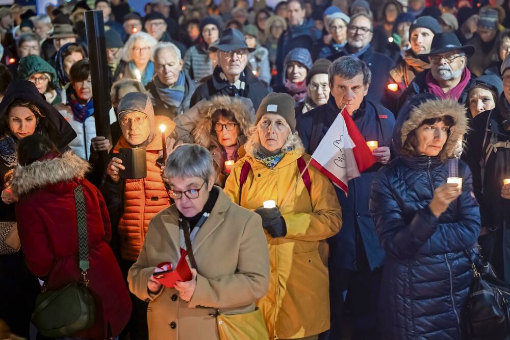 Asistentes a una manifestación por una paz justa en Israel y Palestina, frente a la sede europea de las Naciones Unidas en Ginebra. Foto: Matial Trezzini / EFE