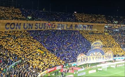Afición de Tigres sorprende con tifo y mosaico ante Pumas