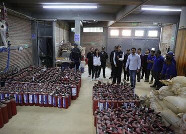 Marcha 8M: extintores usados en manifestaciones no tienen polvos tóxicos, asegura SSC