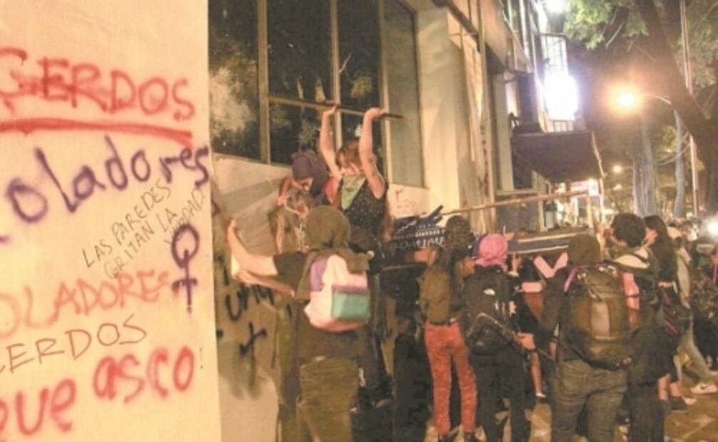 Marcha contra violencia de género acaba en vandalismo