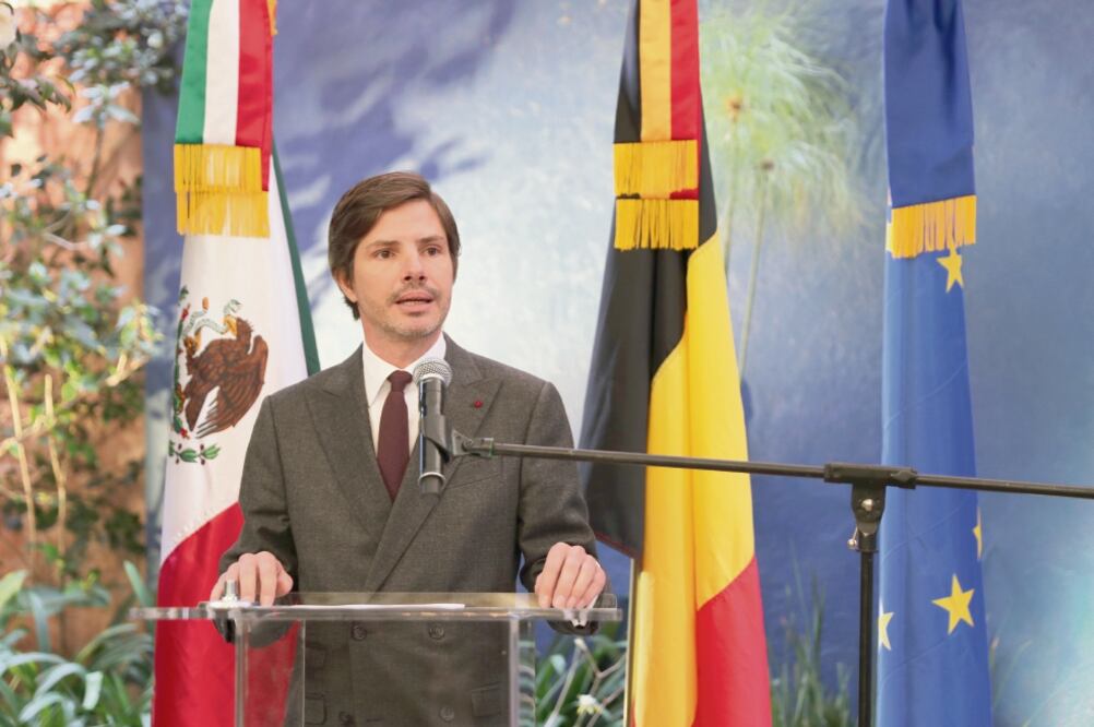 Estrecharán relaciones. El embajador Antoine Evrard aseguró que su país espera impulsar las relaciones económicas con México. (JUAN CARLOS REYES. EL UNIVERSAL)