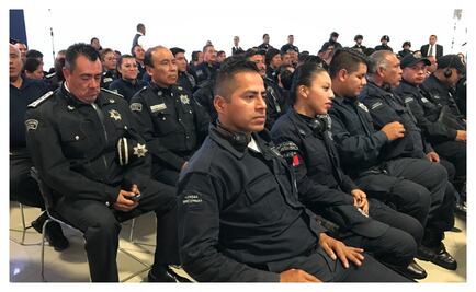 Edgar Olvera firma acuerdo para depurar policías en Naucalpan