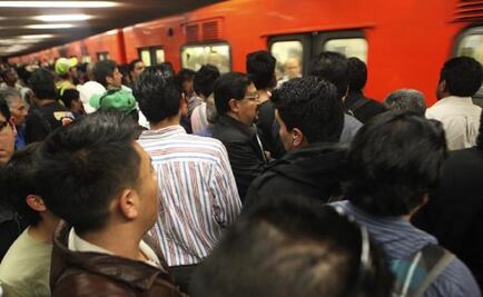 Smog-alert car ban jams metro, buses in Mexico City