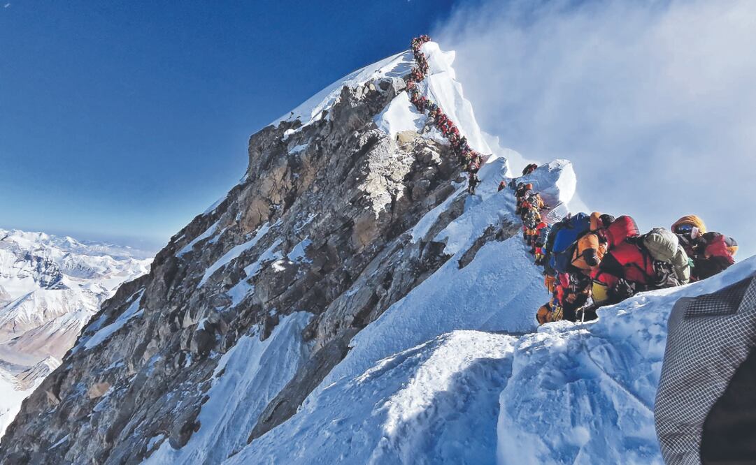 Las medidas se propusieron luego de que este año murieran 11 personas que intentaban escalar la cima del Everest. (Foto: AFP)